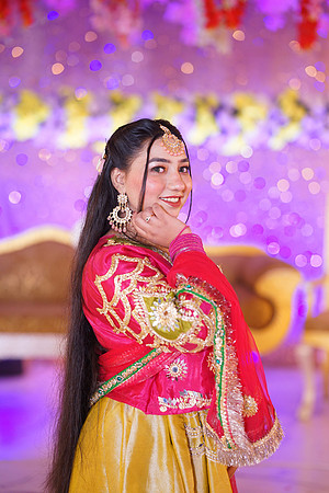 Ayesha & Naveed Mehndi 00168