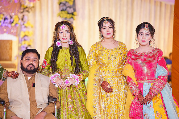 Ayesha & Naveed Mehndi 00184