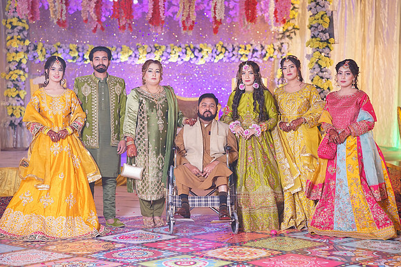 Ayesha & Naveed Mehndi 00187