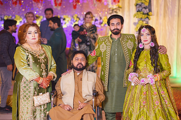 Ayesha & Naveed Mehndi 00190