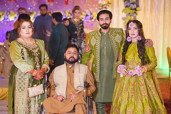 Ayesha & Naveed Mehndi 00191