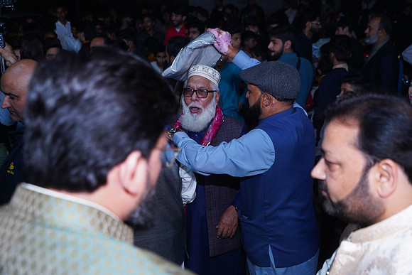 Naveed & Rabia Barat 00183