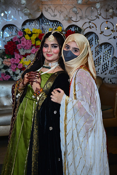Sania & Hassan Mehndi 00077