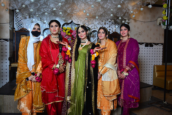 Sania & Hassan Mehndi 00157