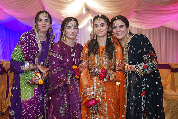 Iqra & Amjad Mehndi 00194