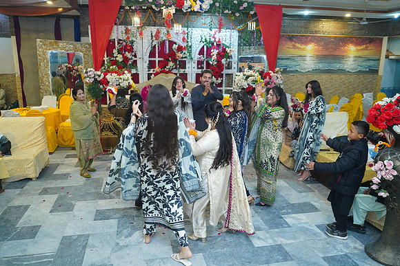 Ibrar & Khadija Mehndi 00044