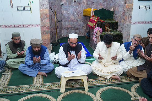 Noor-ul-ain & Ali Raza Nikah 00036
