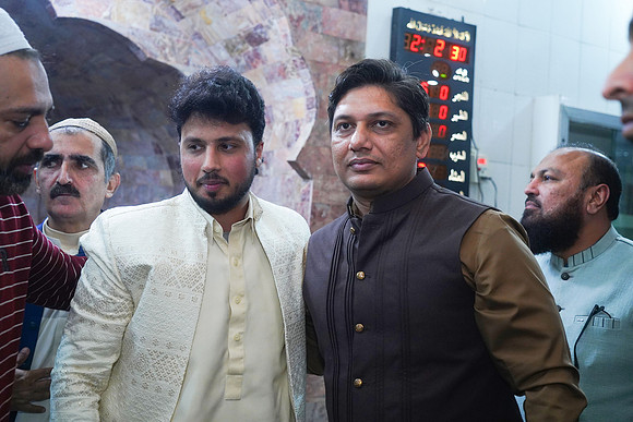 Noor-ul-ain & Ali Raza Nikah 00050