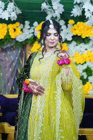 Usama & Nimra Mehndi 00083