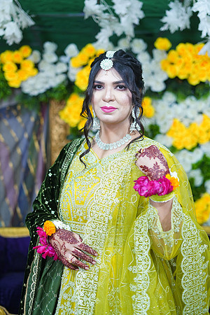 Usama & Nimra Mehndi 00086