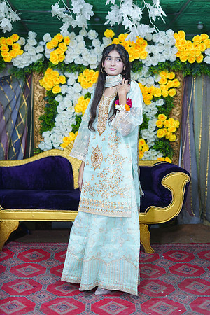 Usama & Nimra Mehndi 00186