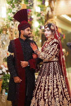 Usama & Nimra Barat 00043