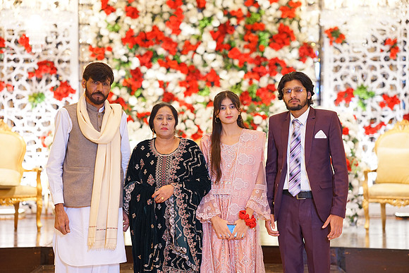 Usama & Nimra Barat 00128