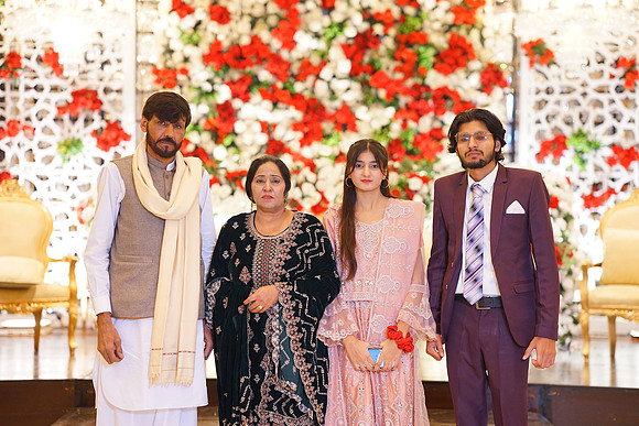 Usama & Nimra Barat 00129