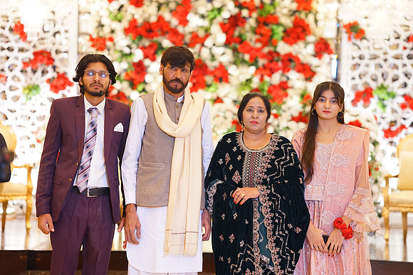Usama & Nimra Barat 00134