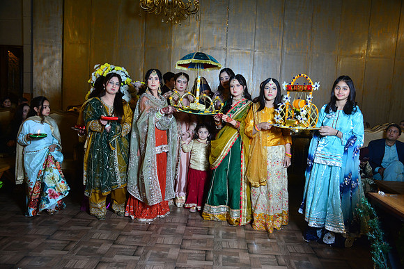 Kamal & Saba Mehndi 00109