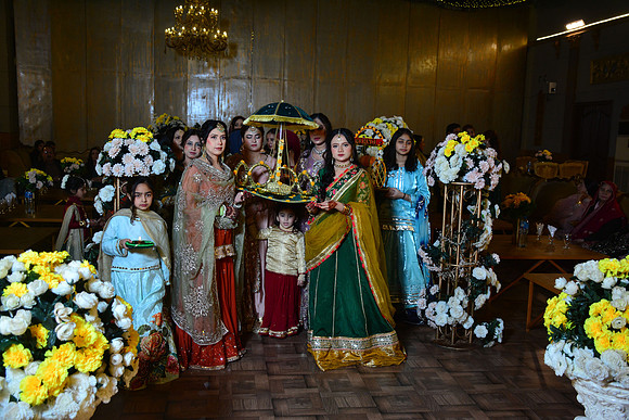 Kamal & Saba Mehndi 00114
