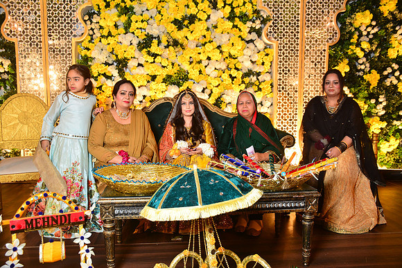 Kamal & Saba Mehndi 00166