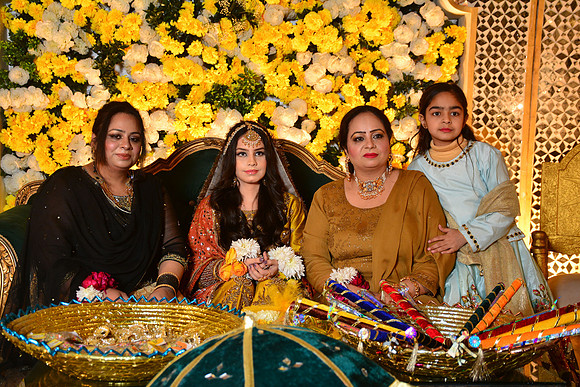 Kamal & Saba Mehndi 00186