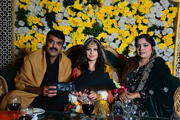 Kamal & Saba Mehndi 00238