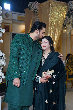 Haris & Farzina Mehndi 00183