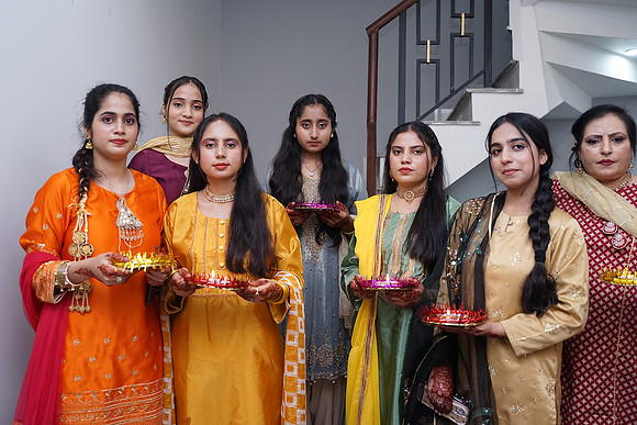 Fayyaz Mehndi 00290