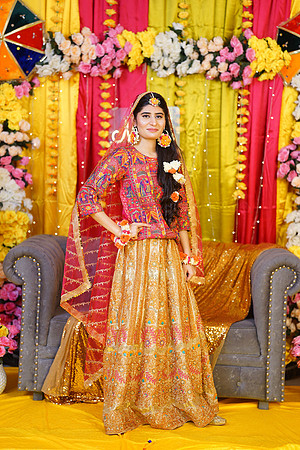 Ayesha & Ajmal Mehndi 00106