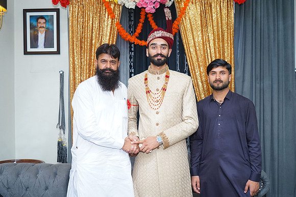 Ajmal & Faiza Barat 00070