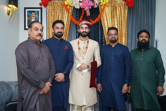 Ajmal & Faiza Barat 00078