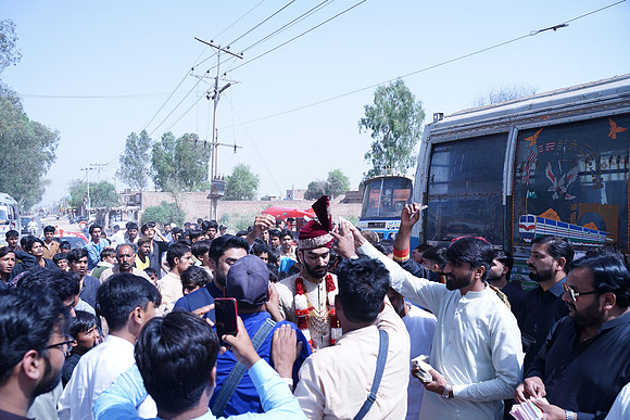 Ajmal & Faiza Barat 00090