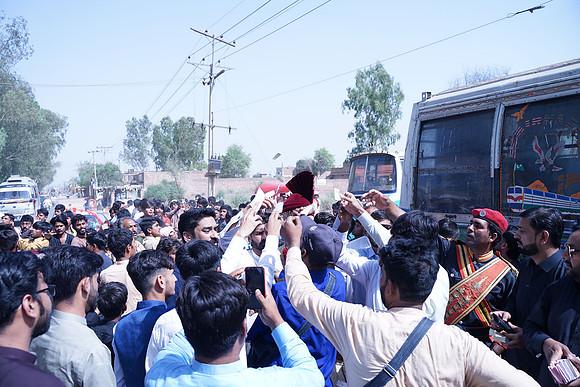 Ajmal & Faiza Barat 00089