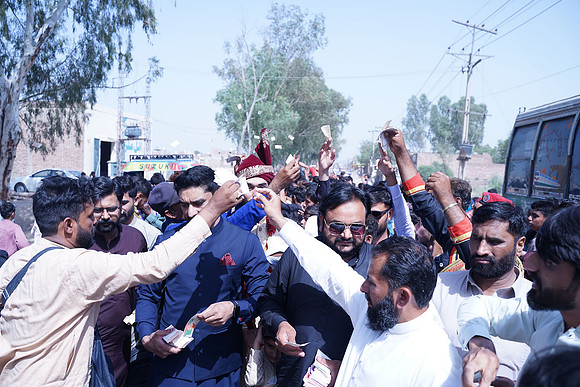Ajmal & Faiza Barat 00098