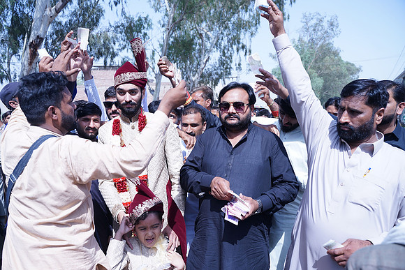 Ajmal & Faiza Barat 00099