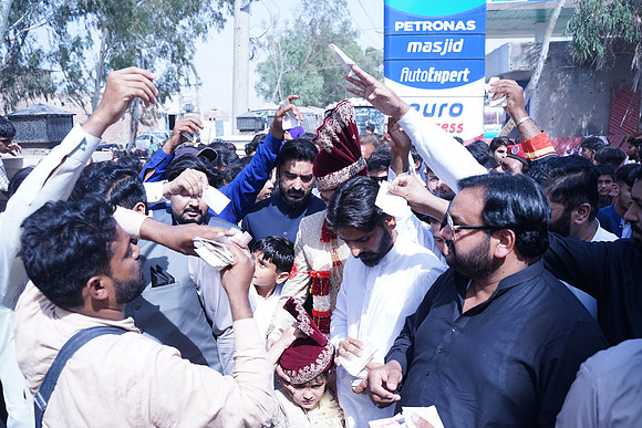 Ajmal & Faiza Barat 00104
