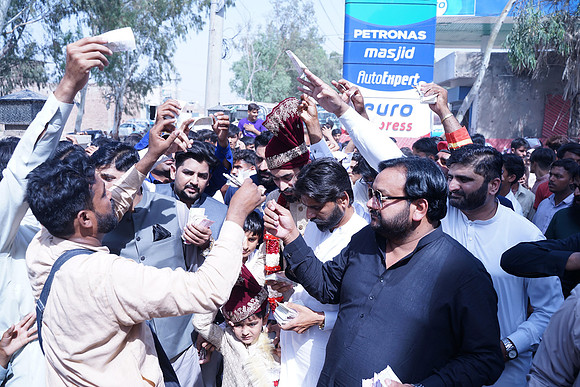 Ajmal & Faiza Barat 00103