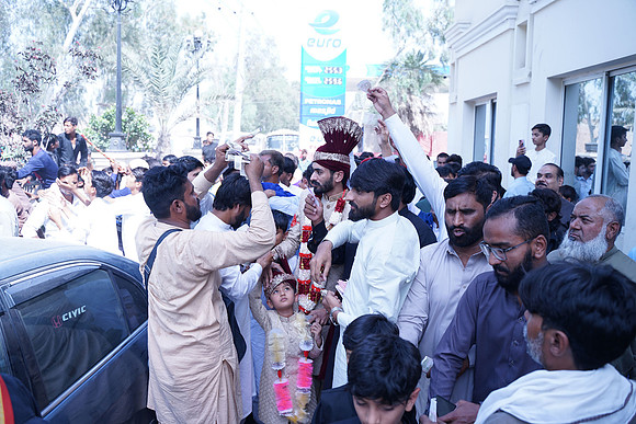 Ajmal & Faiza Barat 00106