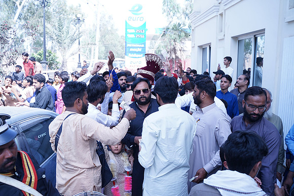 Ajmal & Faiza Barat 00109