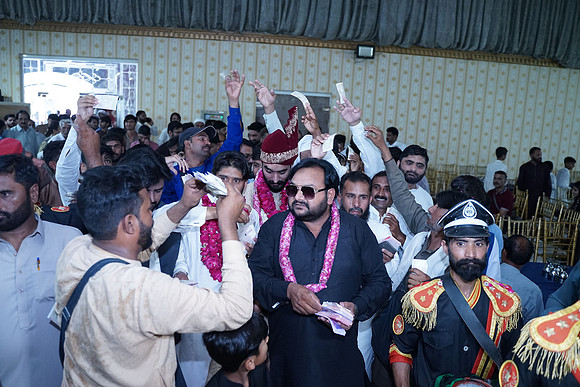 Ajmal & Faiza Barat 00122