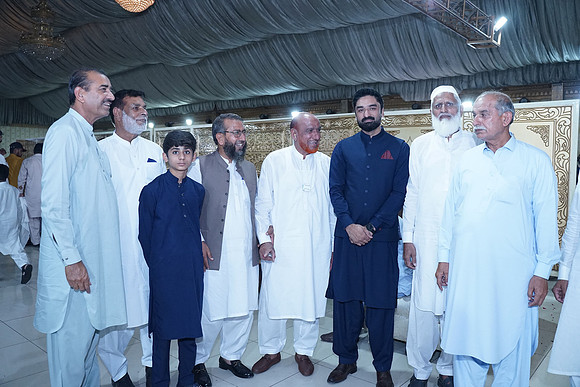 Ajmal & Faiza Barat 00123