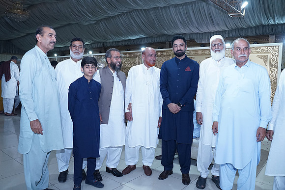 Ajmal & Faiza Barat 00125
