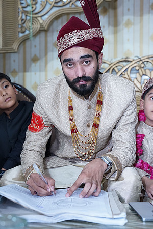 Ajmal & Faiza Barat 00130