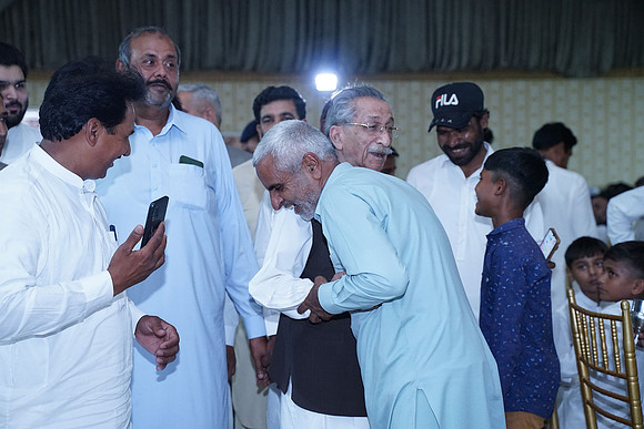Ajmal & Faiza Barat 00133