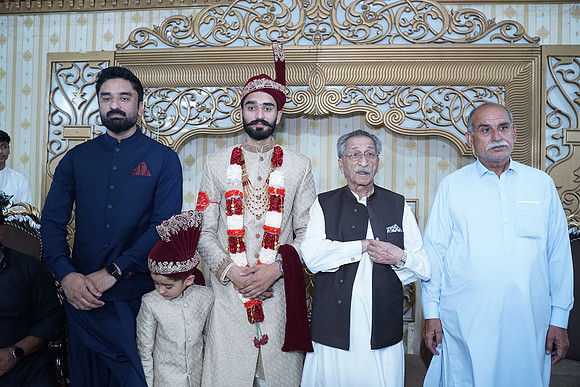 Ajmal & Faiza Barat 00140