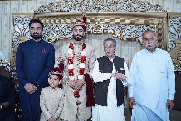 Ajmal & Faiza Barat 00141