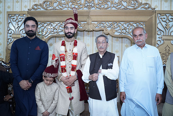 Ajmal & Faiza Barat 00143