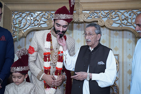 Ajmal & Faiza Barat 00144