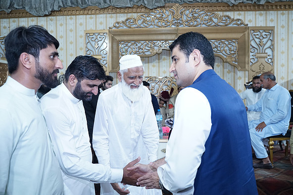 Ajmal & Faiza Barat 00147