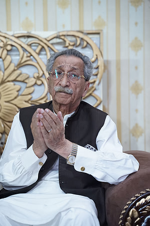 Ajmal & Faiza Barat 00165