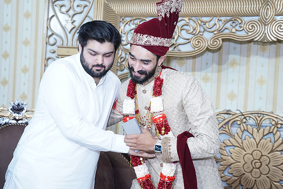 Ajmal & Faiza Barat 00181