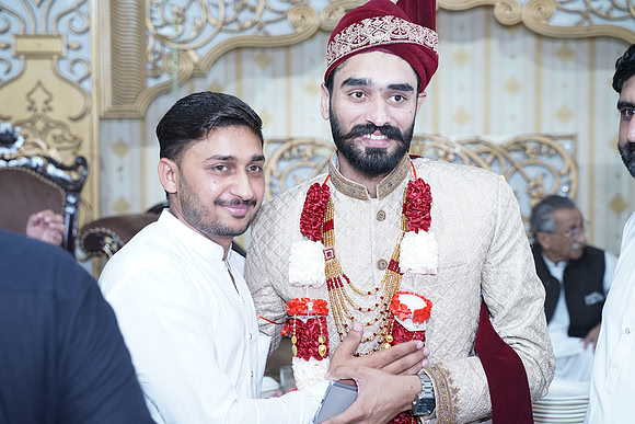 Ajmal & Faiza Barat 00184
